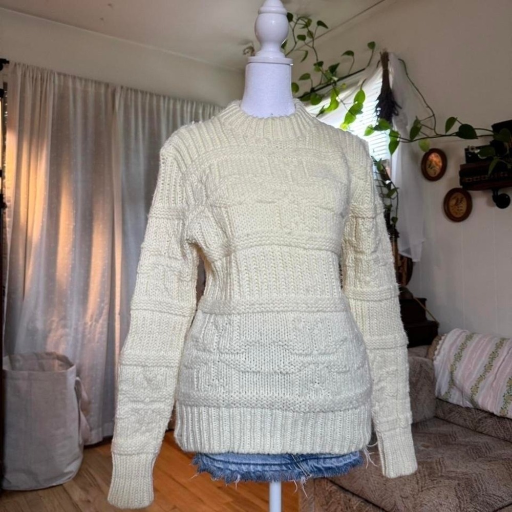 Vintage Campus Wintuk Knit Sweater Cream Orlon Acrylic Made in USA Medium